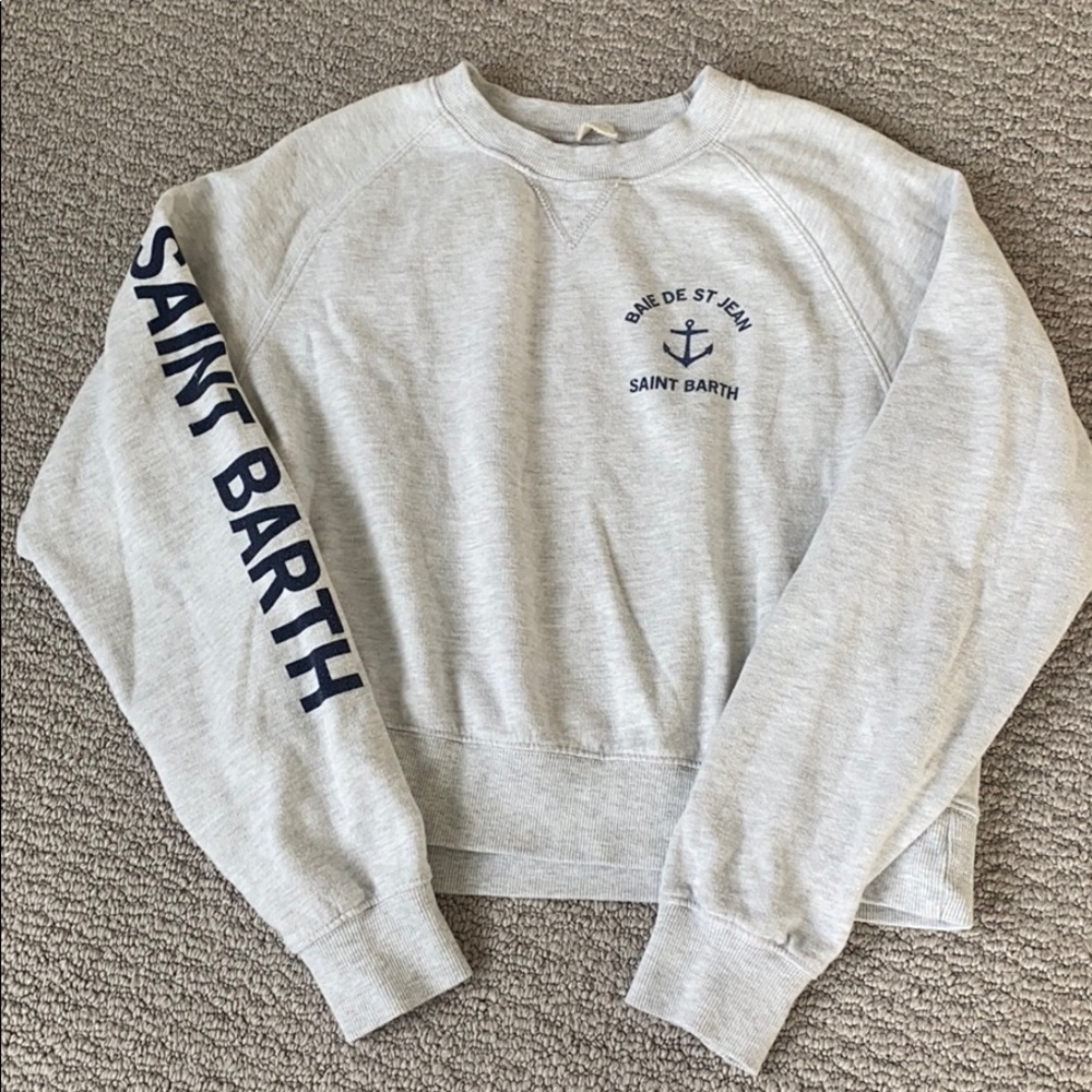 sweatshirt